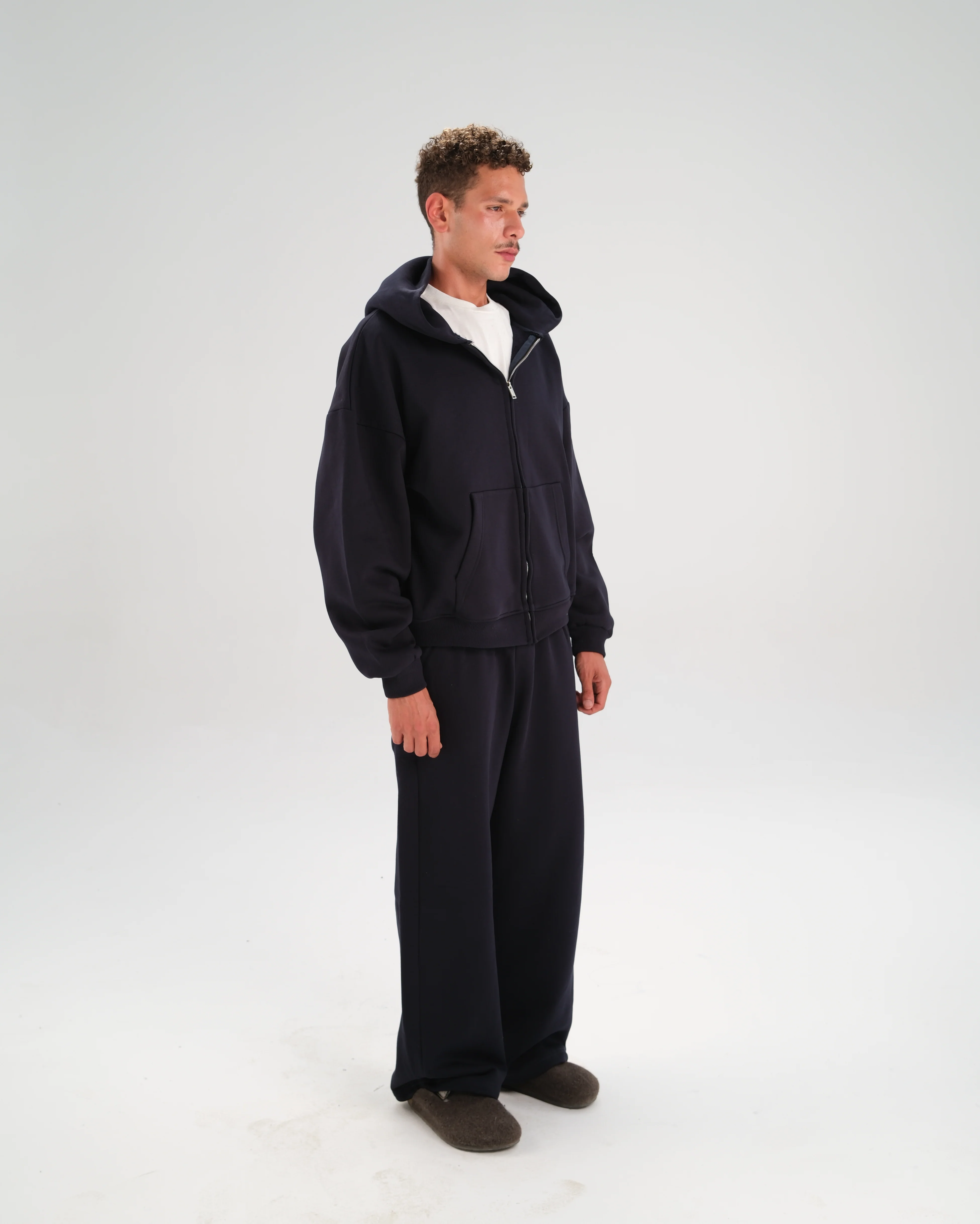 The Heavyweight Zipup - Image 17