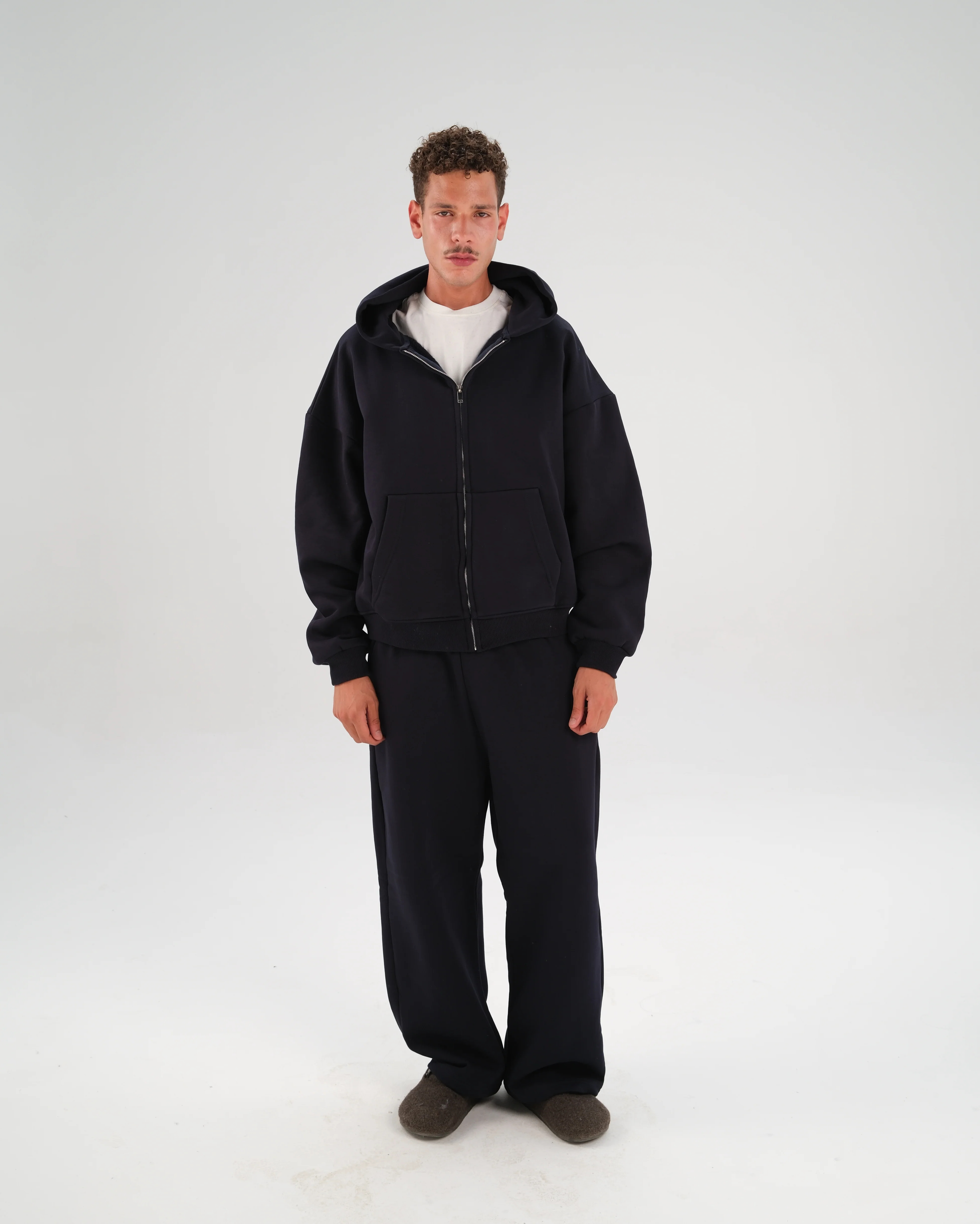 The Heavyweight Zipup - Image 6